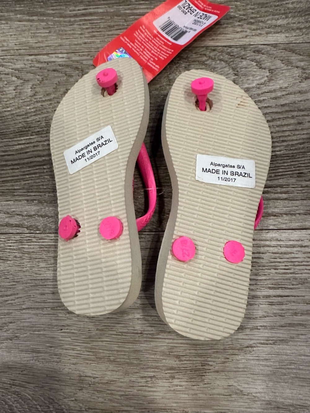 Havaianas Pink & Multicolor Aztec Pattern Flip Flops - Picture 3 of 3